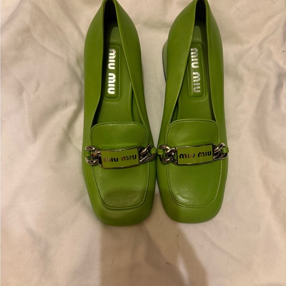 Miu Miu Vibrant Green Chain Loafers - Picture 1 of 6